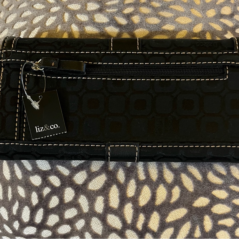 Liz Claiborne Black Wallet - Picture 4 of 8
